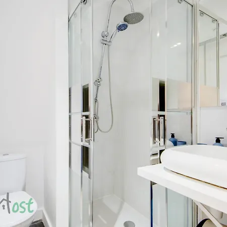 Jasmine-close To Station,grd Palais,zenith&center Apartment